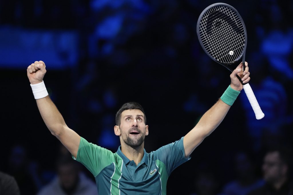 Djokovic dominiert Alcaraz und trifft auf Sinner