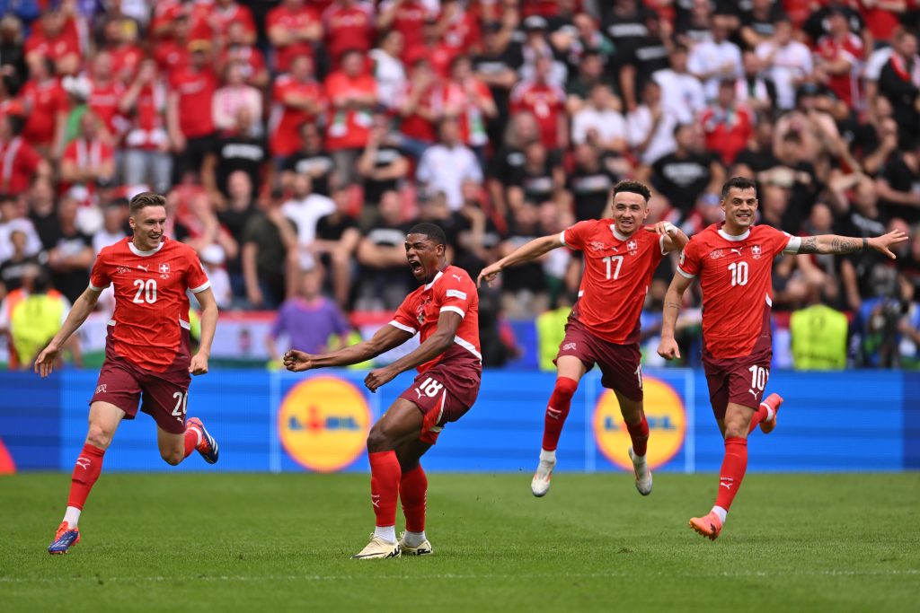 Die Schweiz gewinnt das EM-Auftaktspiel gegen Ungarn 3:1