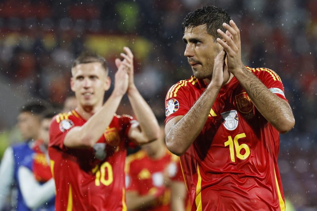 Spanien schlägt Georgien nach Rückstand 4:1