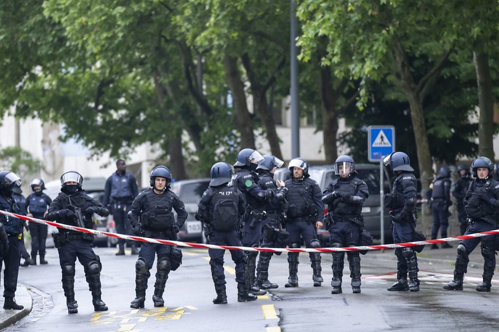 Basler Grosser Rat fordert Lohnerhöhung für die Polizei