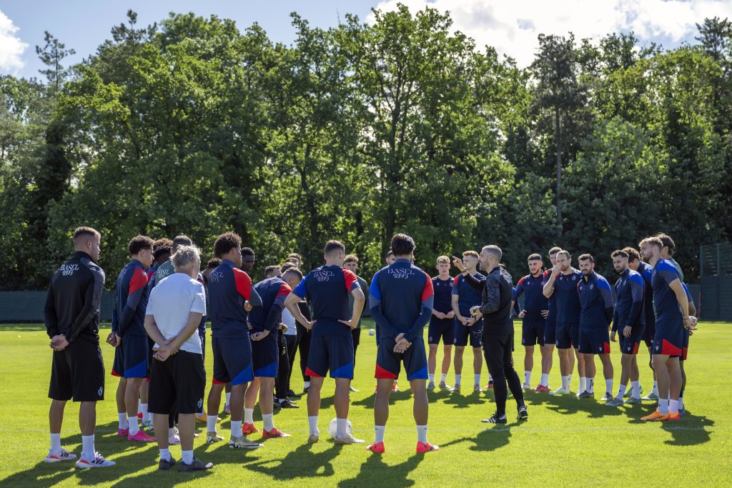 FCB geht mit neuem Trainerteam und fast gleichem Kader in die neue Saison